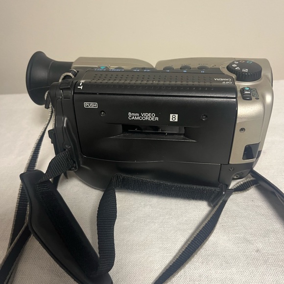 Canon ES270 8mm Video8 Camcorder VCR Player Camera Video . As It Is . No Tested. - Picture 7 of 9
